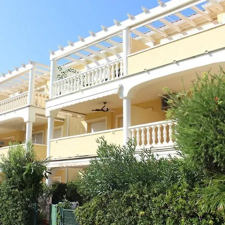 Apartamento Estrella Blanca I, 2 Dormitorios, By Bookindenia *